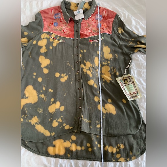 NWT Aratta Olive and Coral Embroidered Button Down - Picture 16 of 16